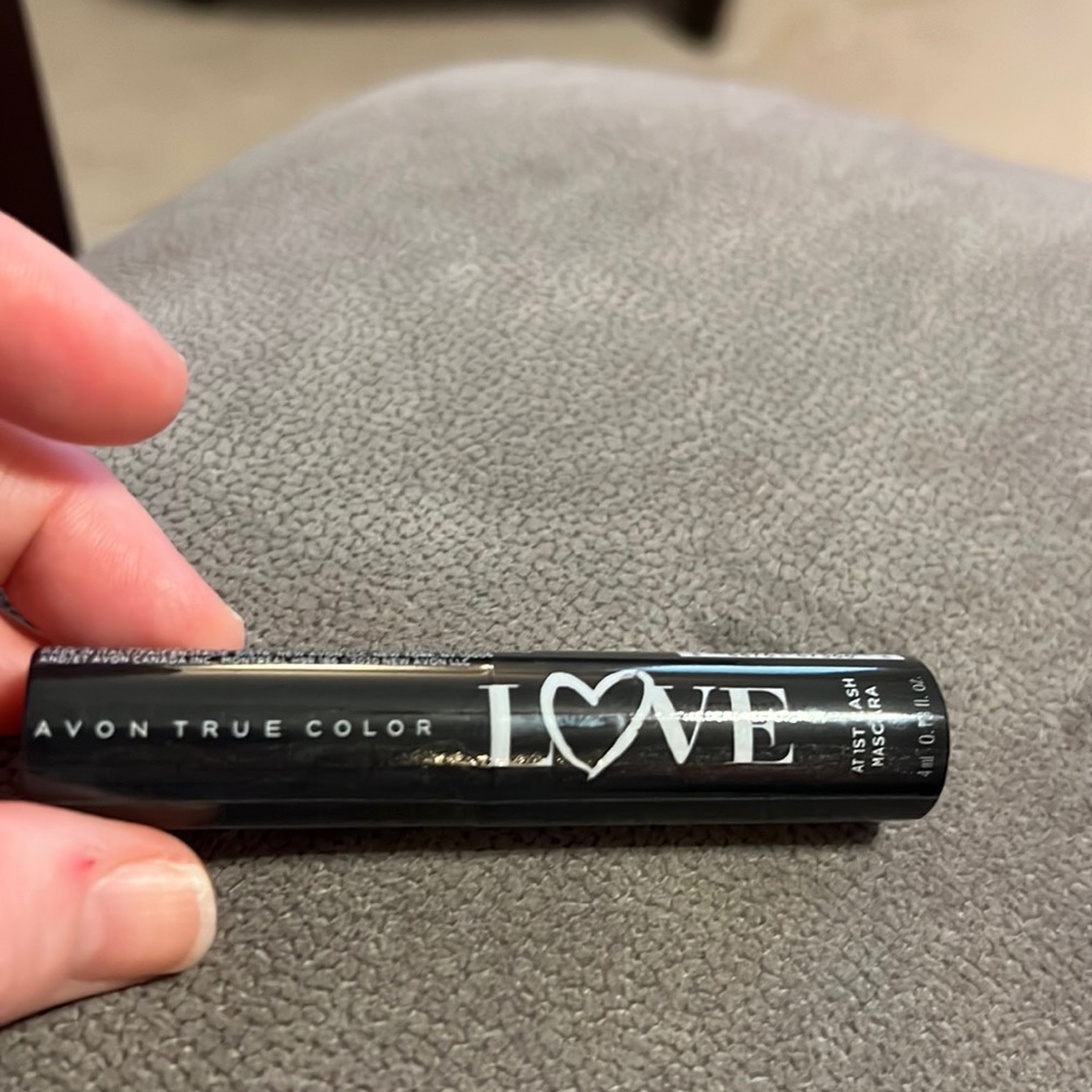 Avon true color love at 1st mascara black NWT